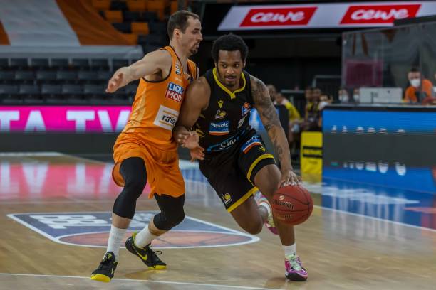 与荣誉的象 与荣誉的象