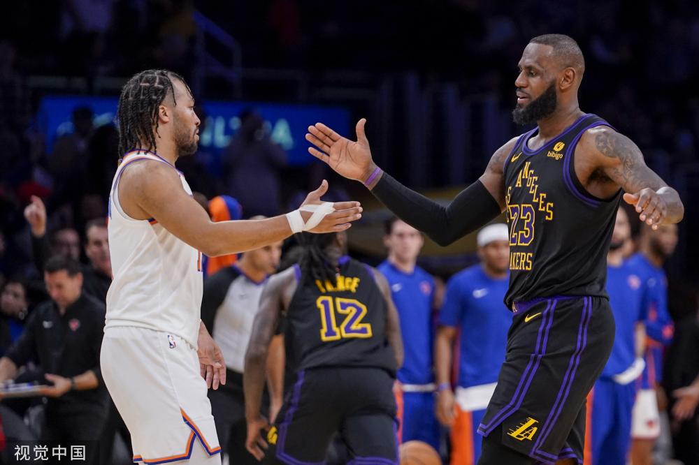 烈的背景下 烈的背景下