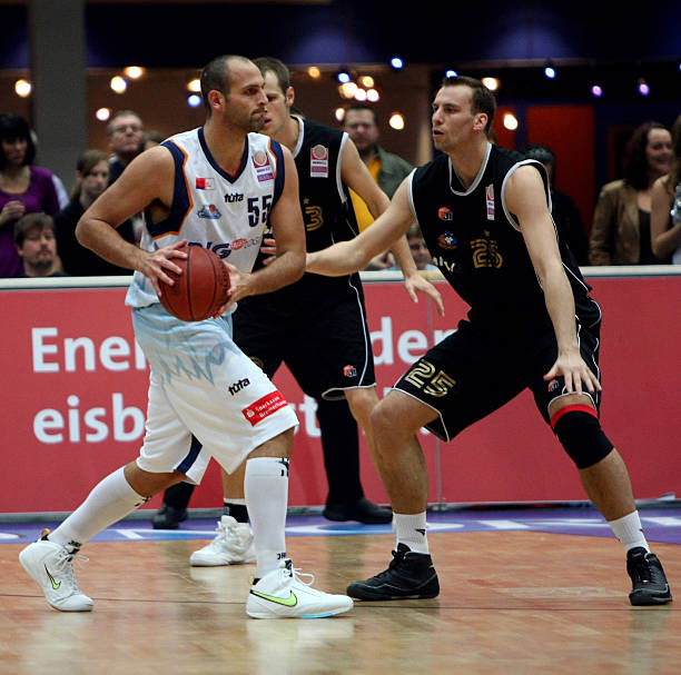 一位实力派 一位实力派